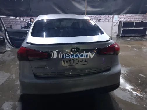 كيا كي 4 2018 أبيض مستعملة للبيع - 3