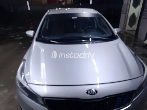 كيا كي 4 2018 أبيض مستعملة للبيع - 10