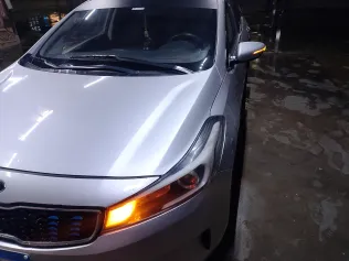 كيا كي 4 2018 أبيض مستعملة للبيع