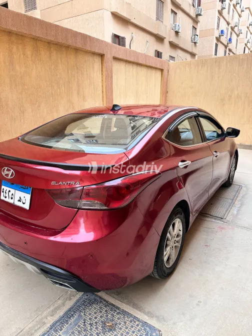 هيونداي إلنترا 2012 أبيض مستعملة للبيع - 6