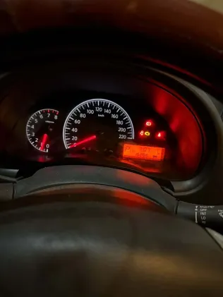 نيسان صنى 2022 أبيض مستعملة للبيع