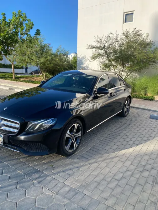 مرسيدس E 180 2019 أبيض مستعملة للبيع - 1