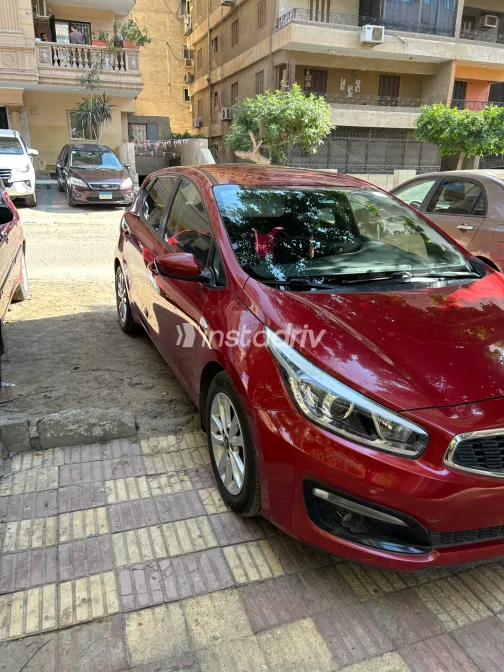 كيا سيد 2017 أبيض مستعملة للبيع - 3