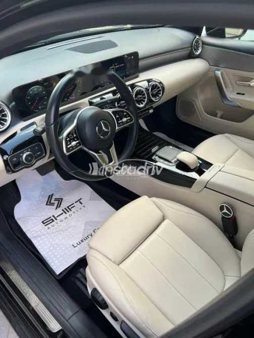 مرسيدس A 200 2022 أسود مستعملة للبيع - 4