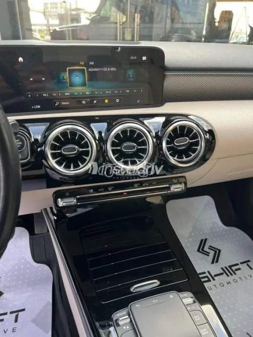 مرسيدس A 200 2022 أسود مستعملة للبيع - 7