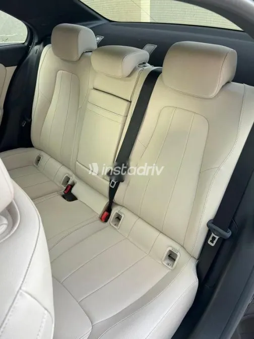 مرسيدس A 200 2022 أسود مستعملة للبيع - 9