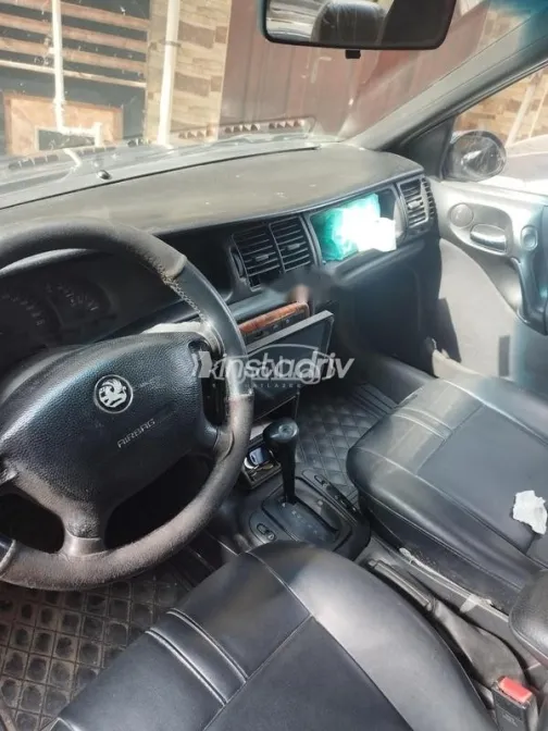 اوبل فيكترا 2001 أبيض مستعملة للبيع - 3