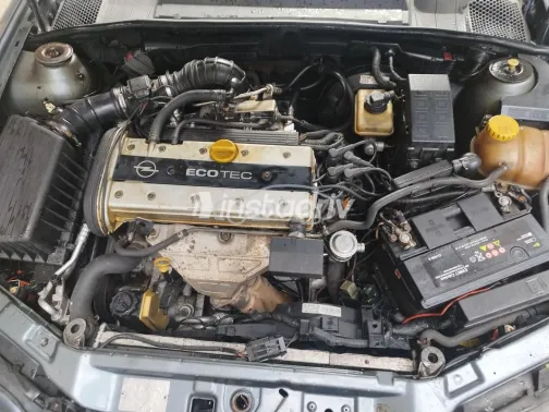 اوبل فيكترا 2001 أبيض مستعملة للبيع - 10