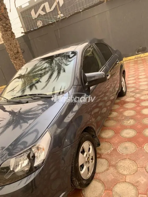 شيفروليه افيو 2017 أبيض مستعملة للبيع - 2