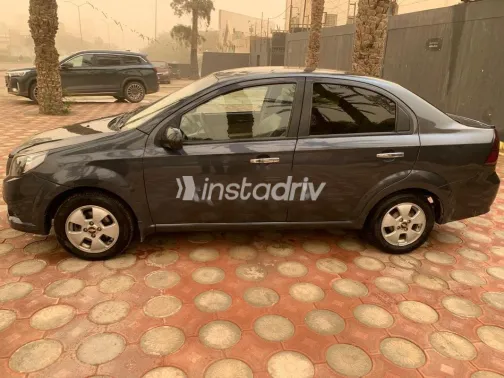 شيفروليه افيو 2017 أبيض مستعملة للبيع - 3