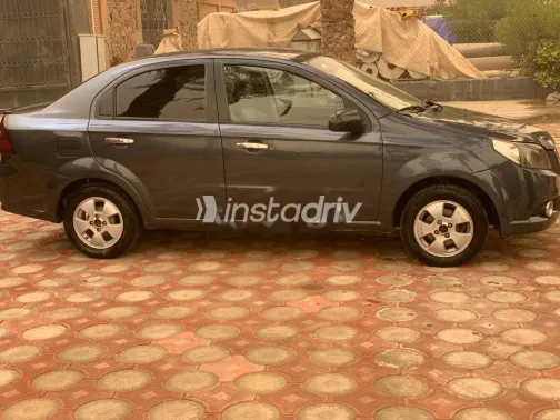 شيفروليه افيو 2017 أبيض مستعملة للبيع - 4