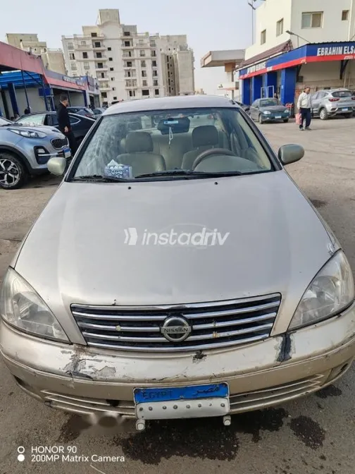 Nissan Sunny 2012 Gold Used for Sale - 1