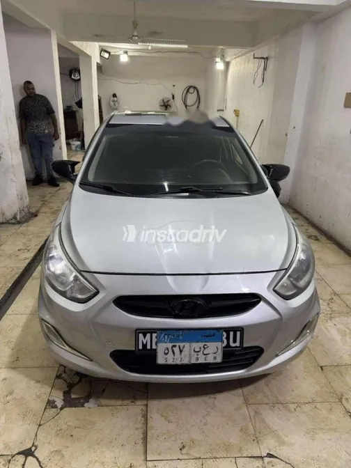 هيونداي اكسنت RB 2017 فضي مستعملة للبيع - 4