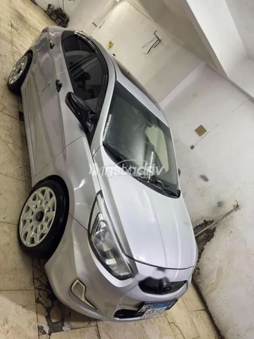 هيونداي اكسنت RB 2017 فضي مستعملة للبيع - 5