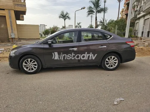 نيسان سنترا 2018 أبيض مستعملة للبيع - 3