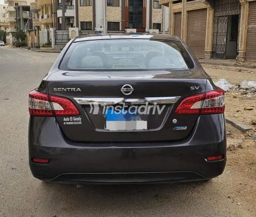 نيسان سنترا 2018 أبيض مستعملة للبيع - 4