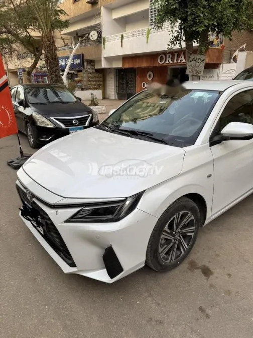 Toyota Yaris 2024 White Used for Sale - 3