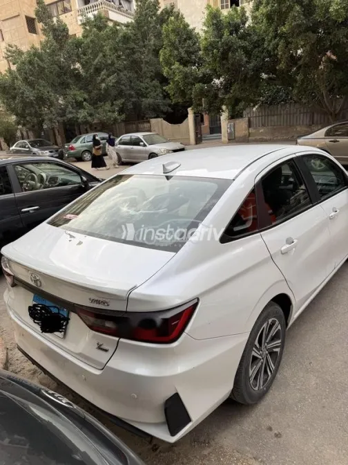 Toyota Yaris 2024 White Used for Sale - 6