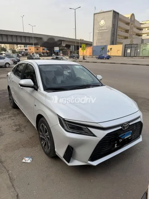 Toyota Yaris 2024 White Used for Sale - 9