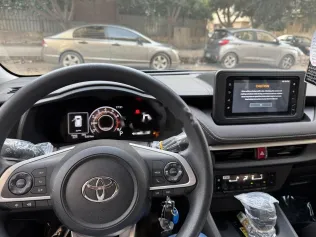 تويوتا ياريس 2024 أبيض مستعملة للبيع