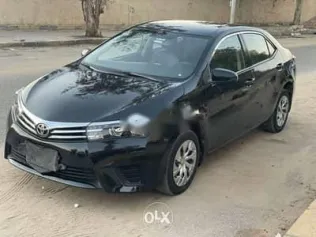 تويوتا كورولا 2014 أسود مستعملة للبيع