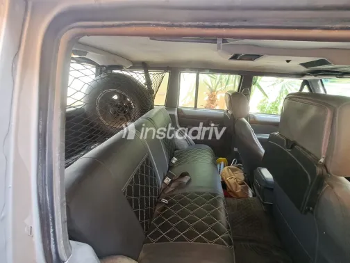 جيب شيروكي 1996 أبيض مستعملة للبيع - 1