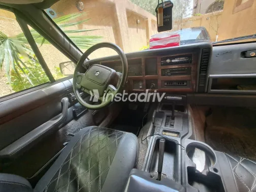 جيب شيروكي 1996 أبيض مستعملة للبيع - 10