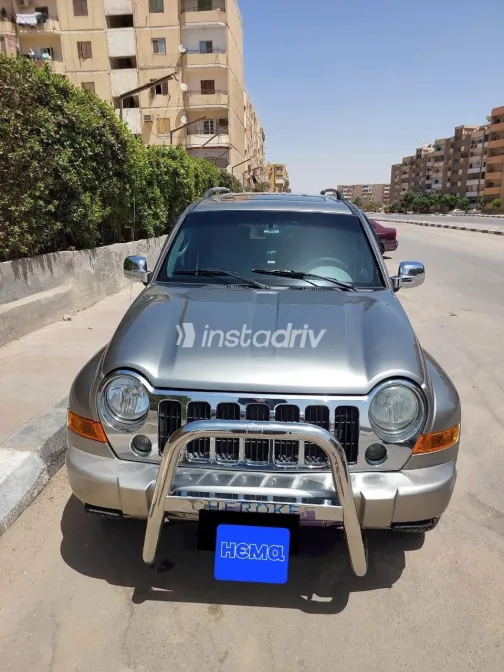 Jeep Cherokee 2007 White Used for Sale - 4