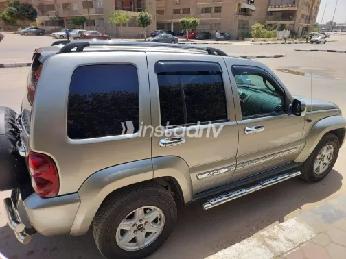 Jeep Cherokee 2007 White Used for Sale - 6