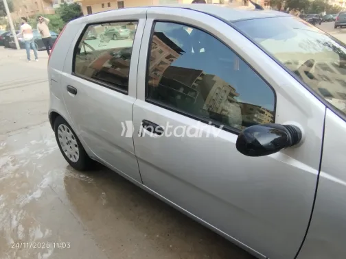 فيات بونتو 2008 أبيض مستعملة للبيع - 3