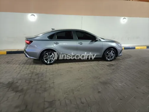 كيا جراند سيراتو 2022 أبيض مستعملة للبيع - 8