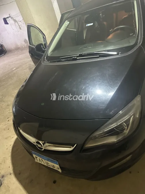 اوبل أسترا 2016 أبيض مستعملة للبيع - 2