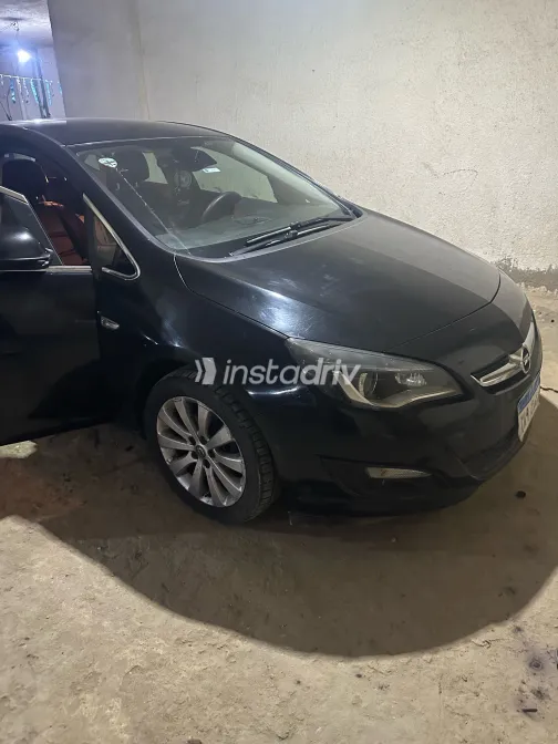 اوبل أسترا 2016 أبيض مستعملة للبيع - 3