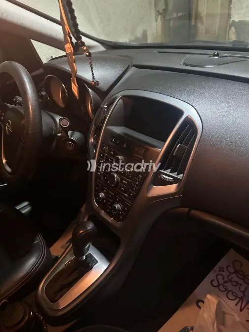 اوبل أسترا 2016 أبيض مستعملة للبيع - 6