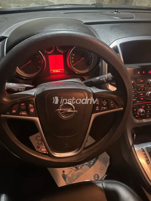 اوبل أسترا 2016 أبيض مستعملة للبيع - 9