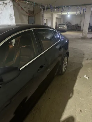 اوبل أسترا 2016 أبيض مستعملة للبيع