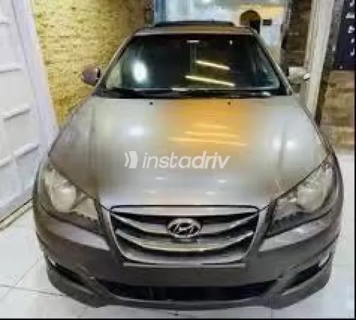 Hyundai Elantra HD 2019 White Used for Sale - 1