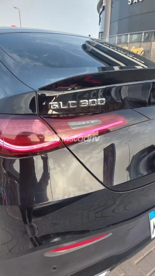 مرسيدس GLC 300 2025 أبيض مستعملة للبيع - 5