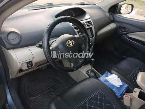 تويوتا ياريس 2008 أبيض مستعملة للبيع - 6