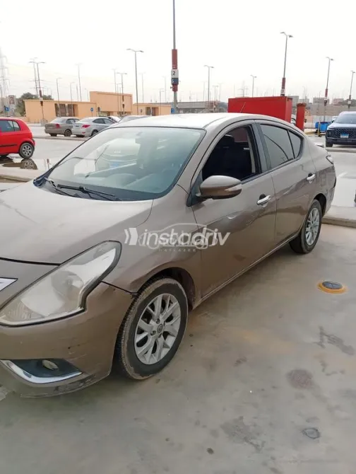 نيسان صنى 2021 أبيض مستعملة للبيع - 1