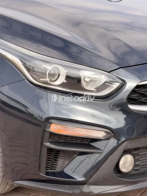 كيا سيراتو 2021 أزرق غامق مستعملة للبيع - 7