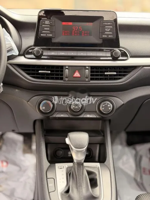 كيا سيراتو 2021 أزرق غامق مستعملة للبيع - 8