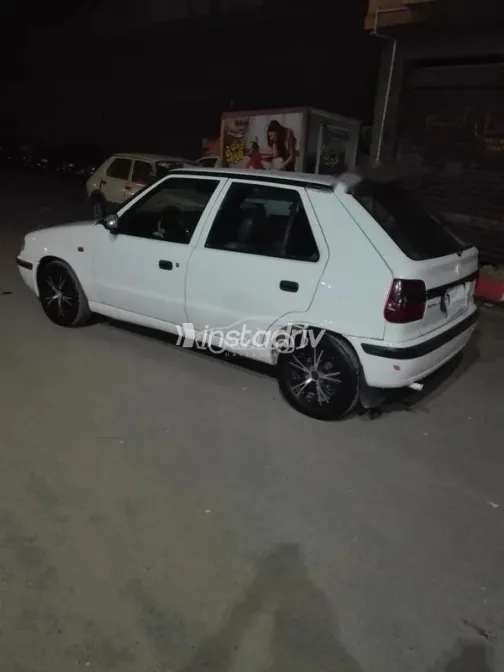 سكودا فيليشيا 1996 أبيض مستعملة للبيع - 4