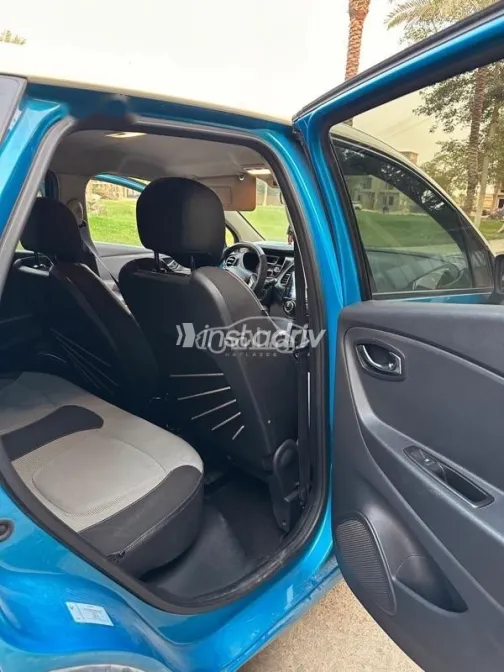 رينو كابتشر 2017 أزرق غامق مستعملة للبيع - 2