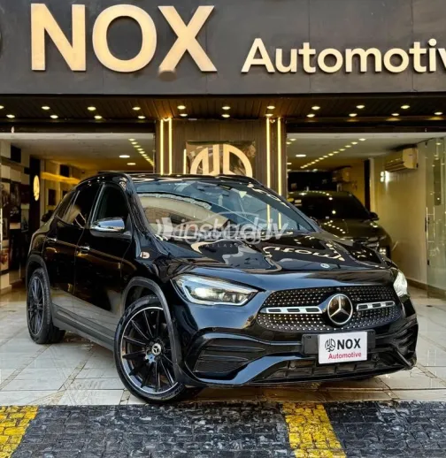 مرسيدس GLA 200 2021 أسود مستعملة للبيع - 1