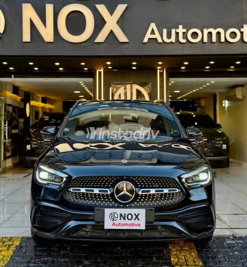 مرسيدس GLA 200 2021 أسود مستعملة للبيع - 2