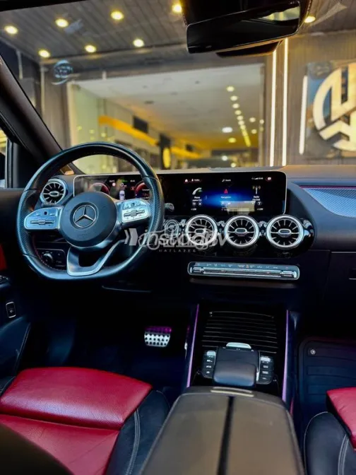 مرسيدس GLA 200 2021 أسود مستعملة للبيع - 7