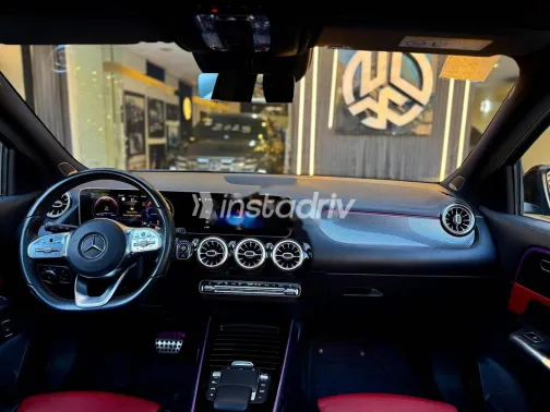 مرسيدس GLA 200 2021 أسود مستعملة للبيع - 8