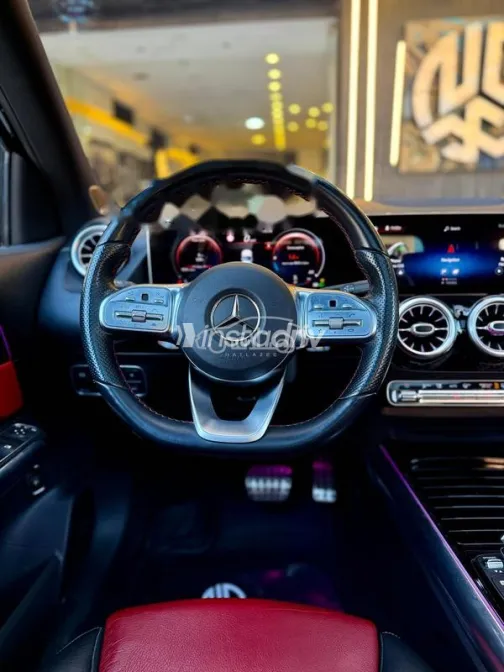 مرسيدس GLA 200 2021 أسود مستعملة للبيع - 10