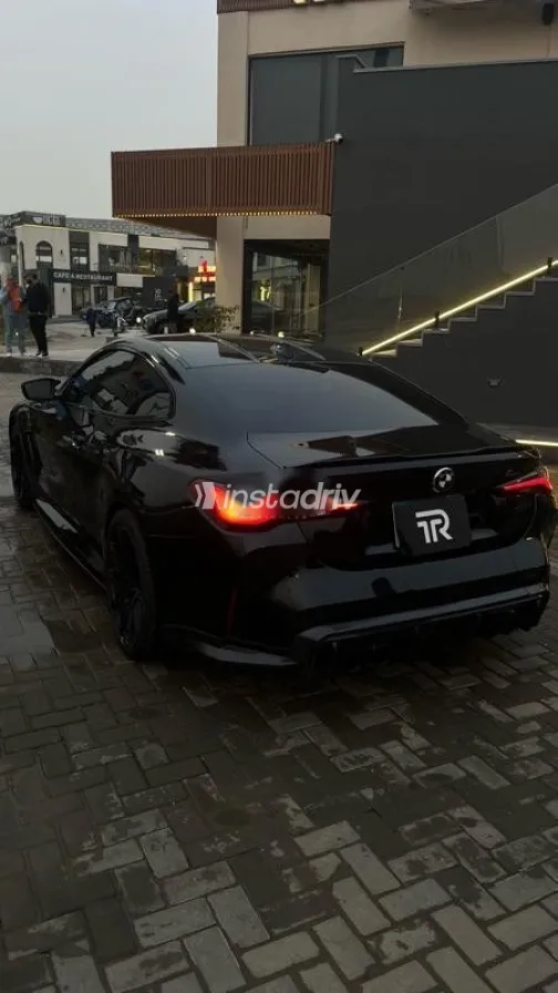 بي ام دبليو M4 2022 أسود مستعملة للبيع - 4